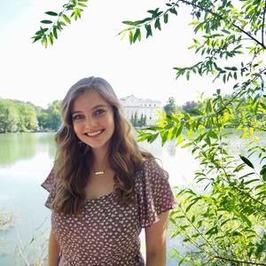 Meet your Posher, Elizabeth